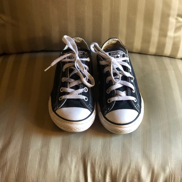 Converse Low Top Black and White Size 2 - Picture 3 of 6
